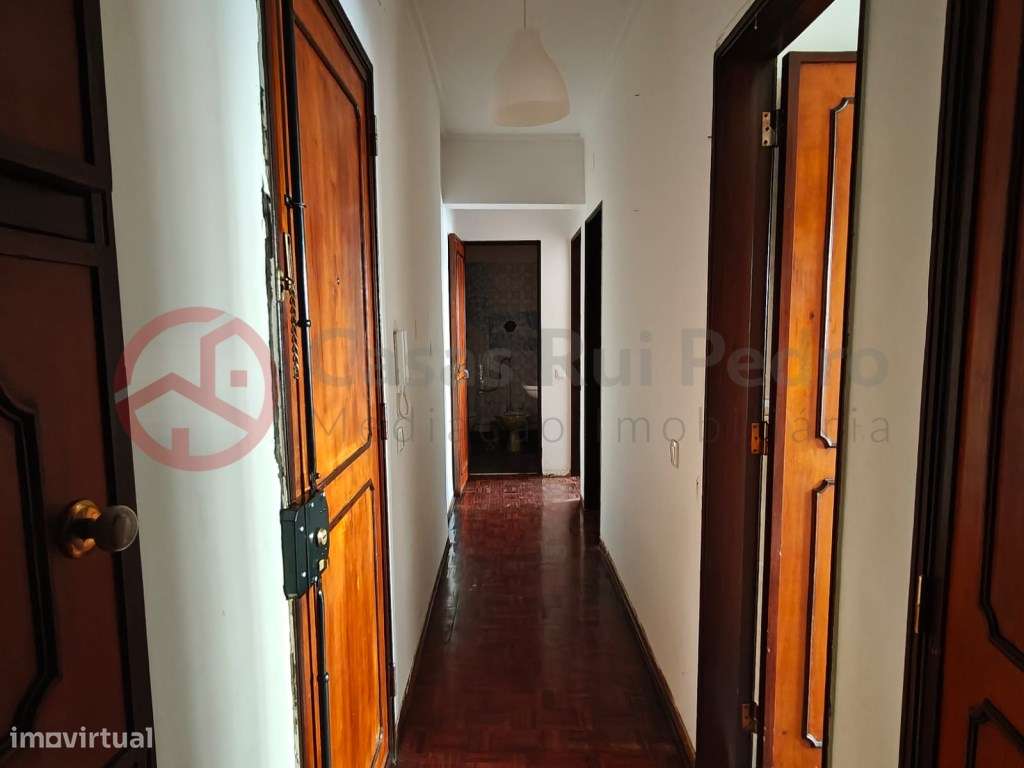 Apartamento T2 para remodelação nas Patameiras, Odivelas - Grande imagem: 4/18