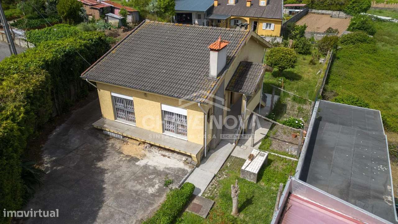 PS - Moradia T3, inserida num terreno com 1500m²-11