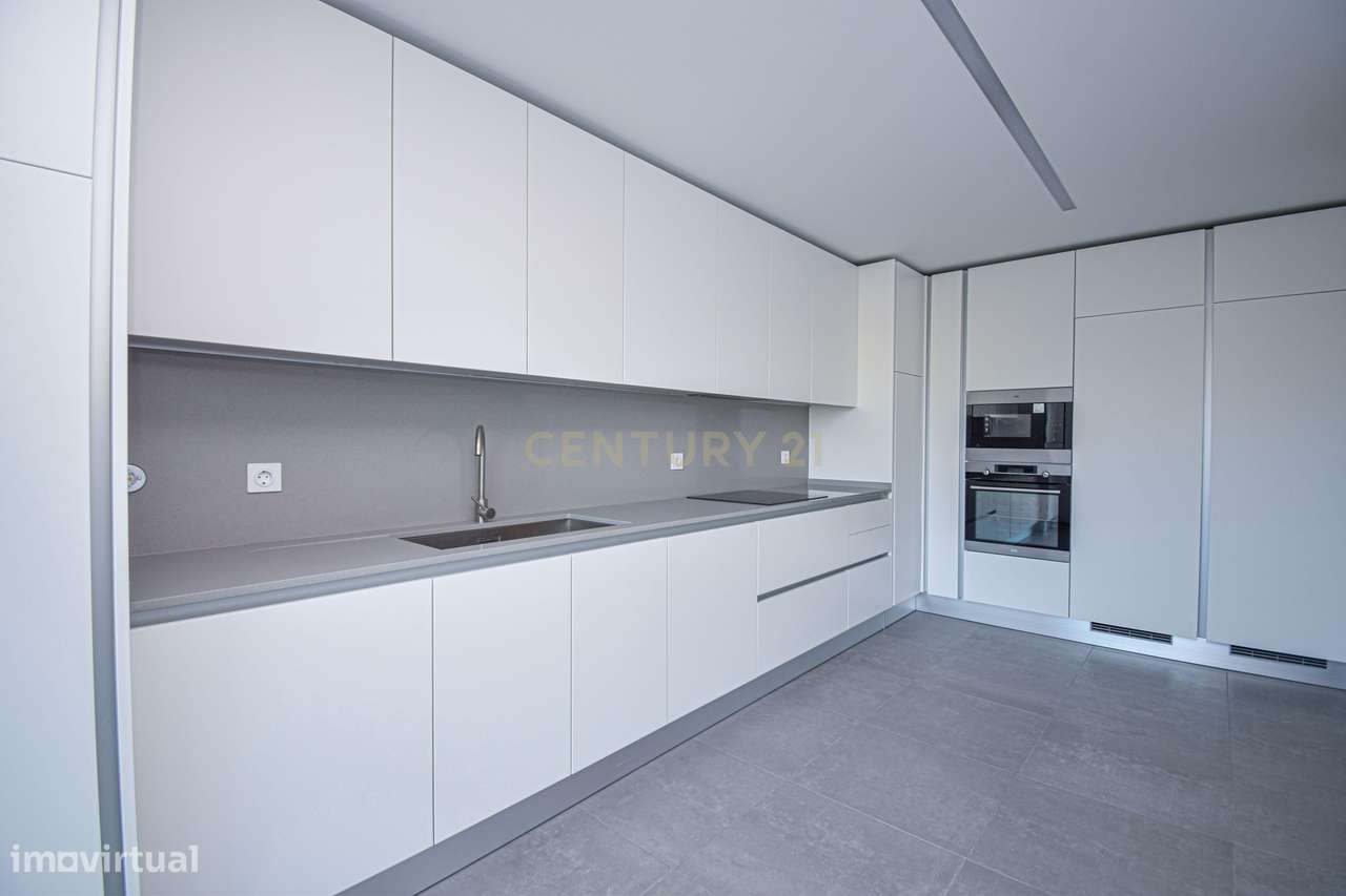 Apartamento T3 em Empreendimento Varandas da Torre em Carcavelos (Nova-11