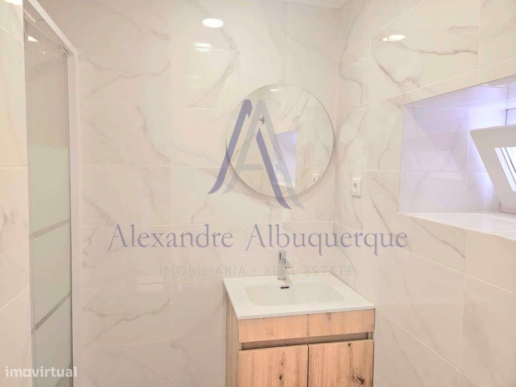 Apartamento T2 totalmente remodelado no coração de Sesimbra-8
