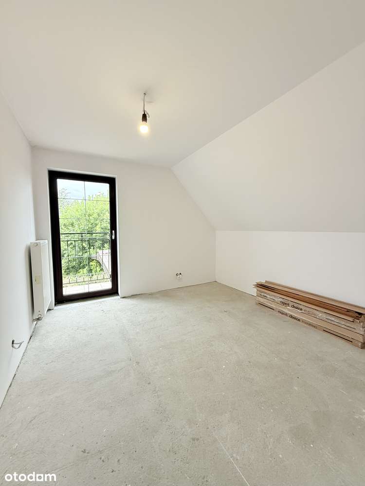 Przytulny dom z dużą działką w Klaudynie – idealny na rodzinne życie-13