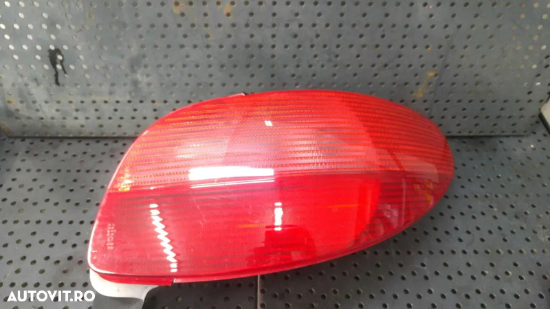 Stop tripla lampa dreapta peugeot 206 2531d - 1