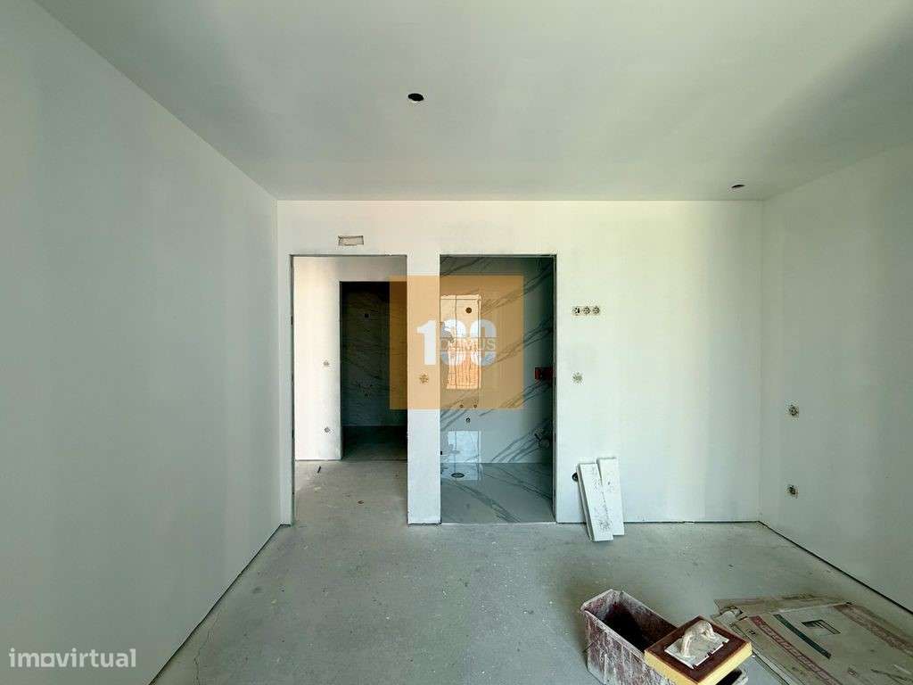 T2 com varanda - Capelo Residences-25