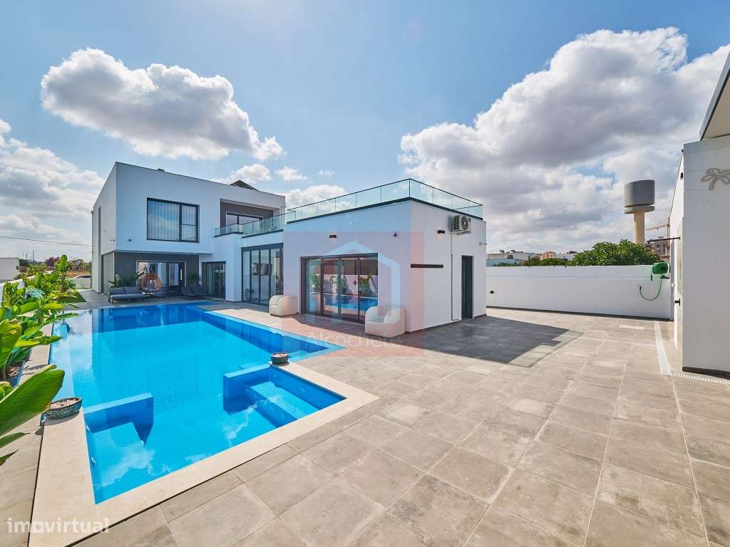 Moradia T5 de Luxo com Piscina Infinita Aquecida e Jacuzzi em Corte...-2