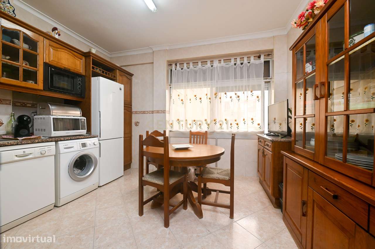Apartamento T3 em Carnaxide, Oeiras - Oportunidade Única-8