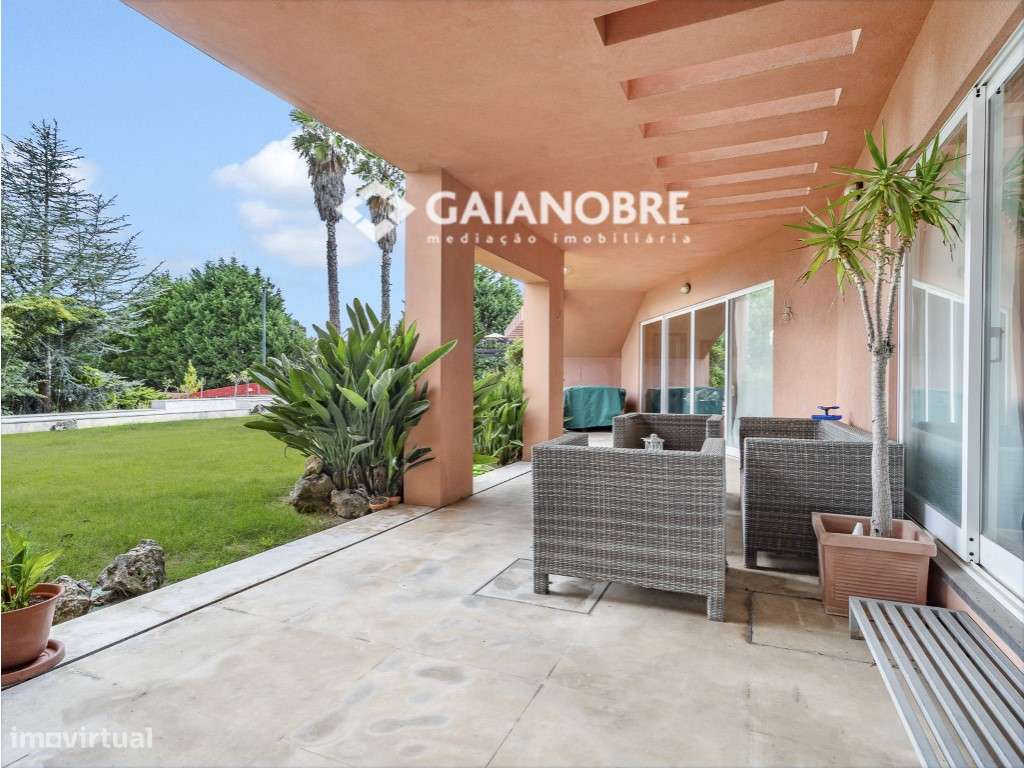 Moradia 4 frentes em S. Felix da Marinha - Grande imagem: 3/49