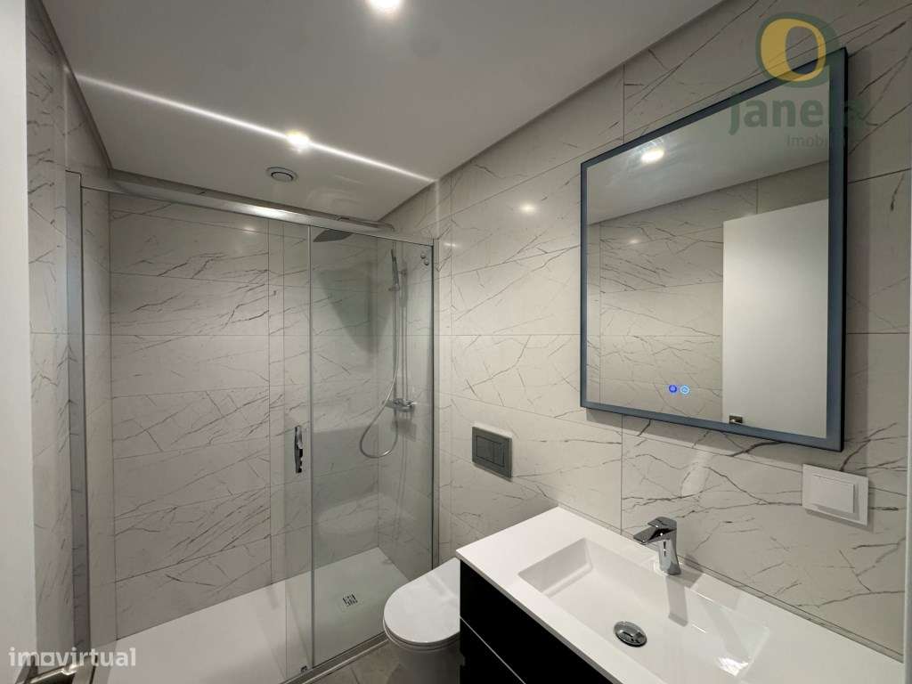 Moradia T4 de Luxo com Piscina, em Primeira Linha de Golfe, Vilamoura-53