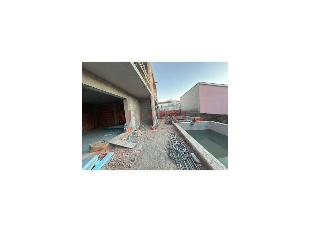 MORADIA T4 COM PISCINA EM FERNÃO FERRO - Grande imagem: 4/21