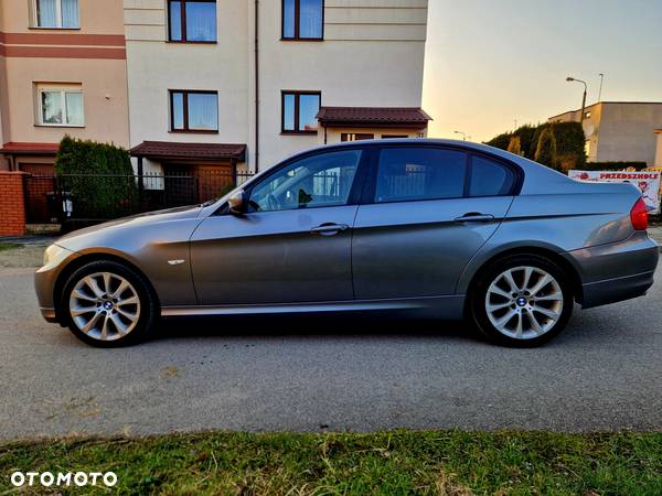 BMW Seria 3 318d - 35