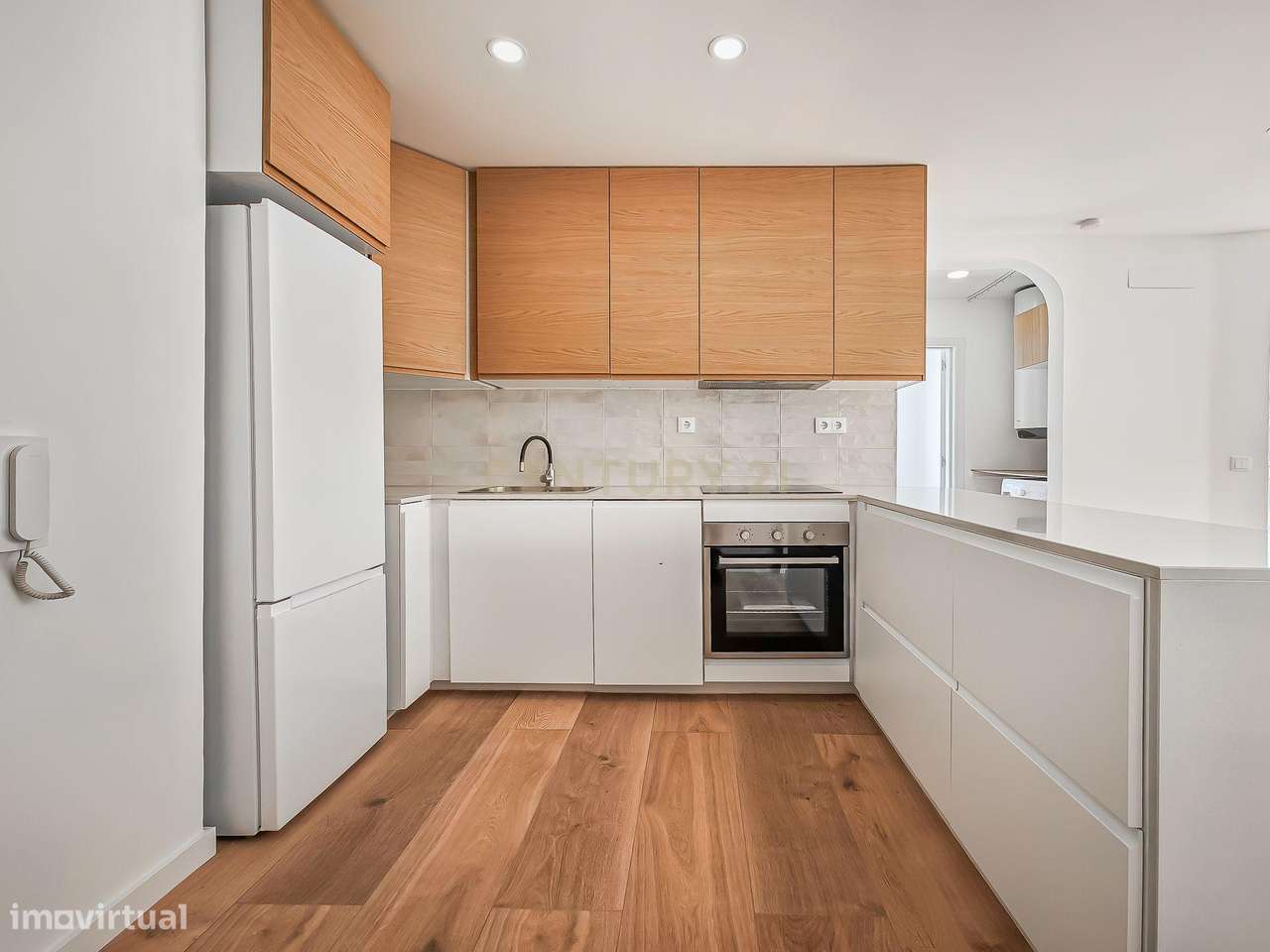 Viver no Estoril: T2 Renovado com Vista Mar, a 5 min a pé da Praia e d-0