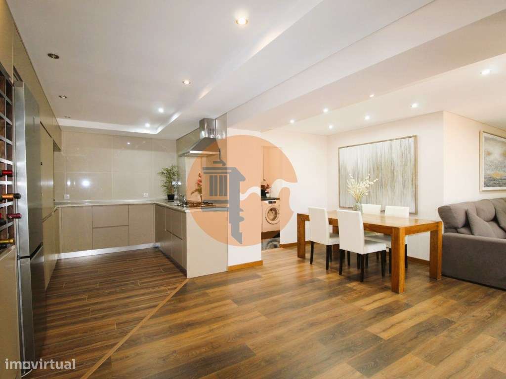 Moradia T3, totalmente renovada, logradouro com vista para a Ria Fo... - Grande imagem: 4/41