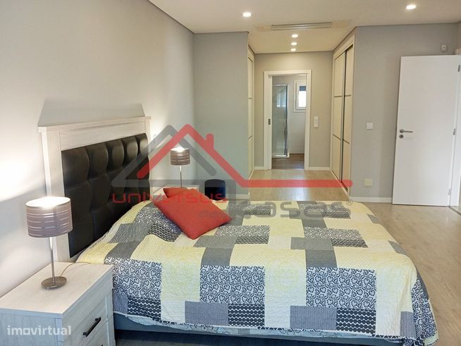 Moradia T4 com Jardim e Parqueamento na Marisol, Corroios-31