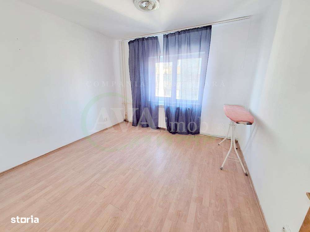 Apartament 3 camere decomandat, zona Nord-8