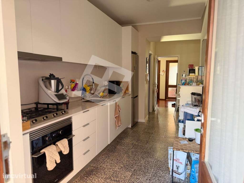 Apartamento T4 c/ Varanda - Av. Lourenço Peixinho-13