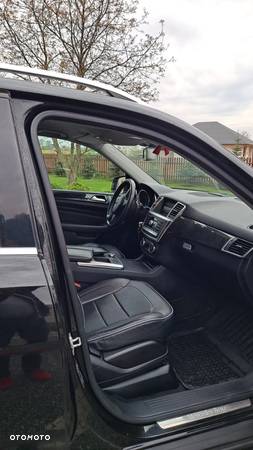 Mercedes-Benz ML 350 BlueTec 4-Matic - 2