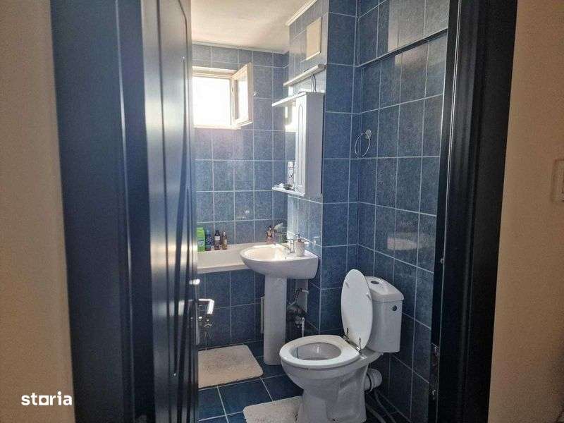 Vând apartament 3 camere 72 mp etaj 4/9 - Imagine principală: 4/8