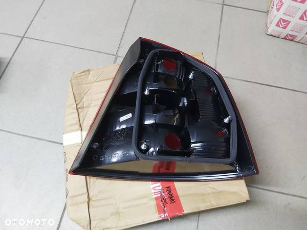 LAMPA LEWA TYLNA SKODA OCTAVIA II 1Z5945111B - 2