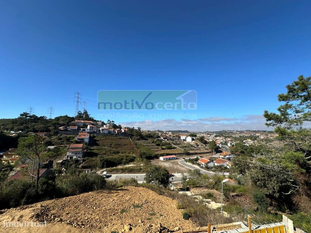 Moradia T4 Contemporânea com Piscina e Garagem - Almargem do Bispo-17