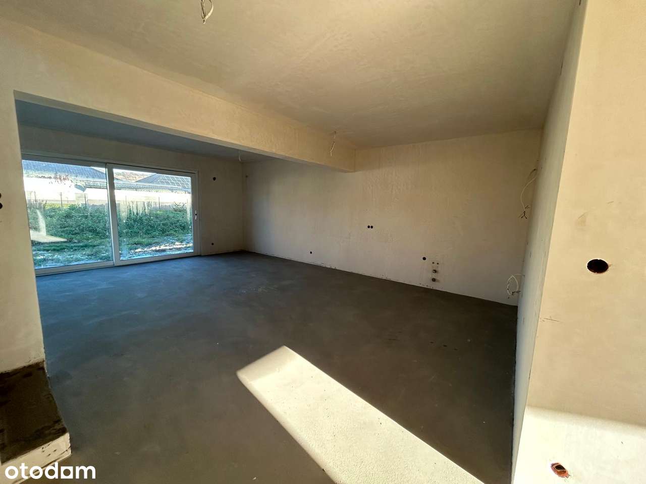 Dom w zabudowie bliźniaczej 10 km od centrum Kielc - Pełny obrazek: 2/12