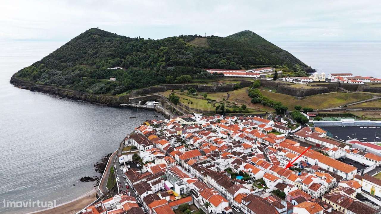 Moradia T3 com aproveitamento de sotão no Centro de Angra do Heroísmo - Grande imagem: 5/14