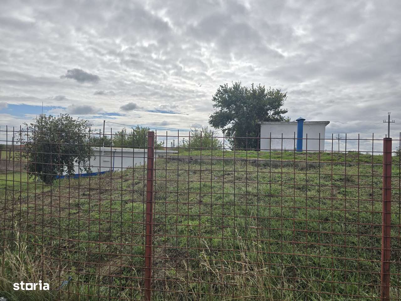 Comuna Amzacea- sat G.Scărișoreanu -Fermă zootehnică ,  teren 5,1ha-13