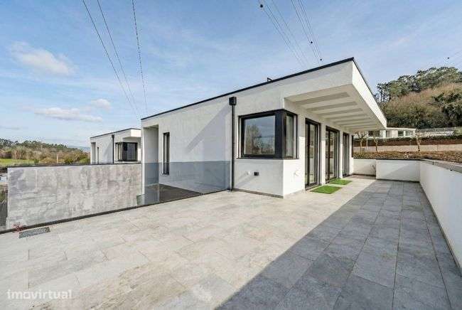MORADIA GEMINADA T4+1, 4 Suites em PALMEIRA, BRAGA-33