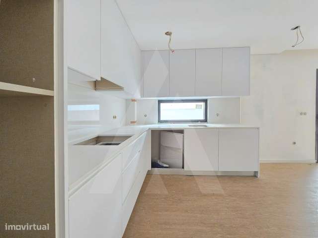 Apartamento T2 moderno - Open Space com imensa luz natura - Grande imagem: 4/23