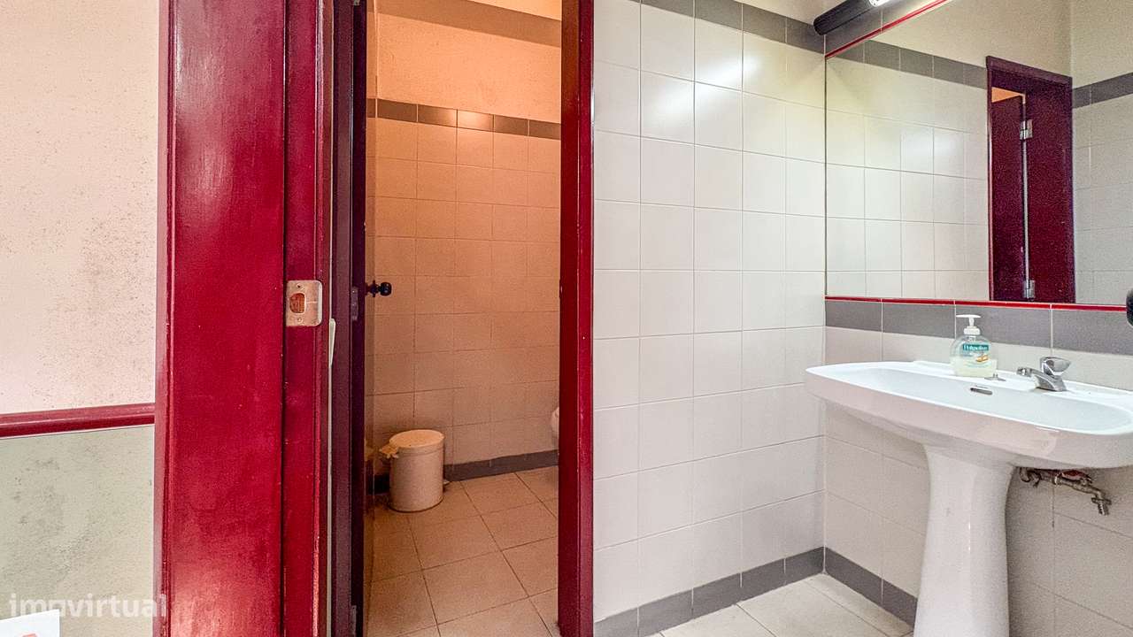 Loja de 2 pisos no Centro da Cidade de Santarém - Grande imagem: 4/15