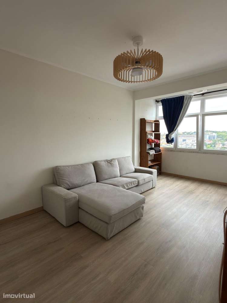 Apartamento T2 em Linda a Velha-7