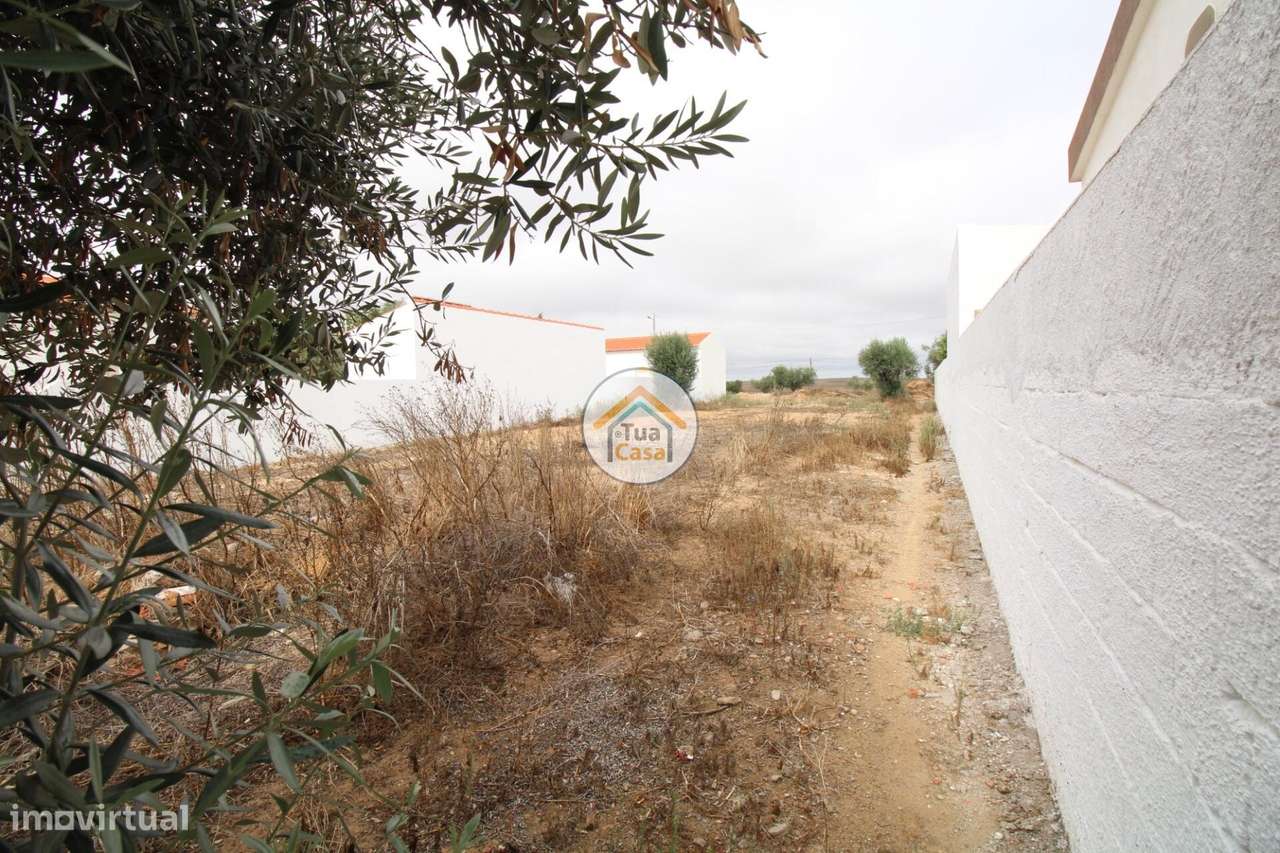Terreno Urbano de 676 m2 com Água e Luz, Entradas, Castro Verde - Grande imagem: 4/21