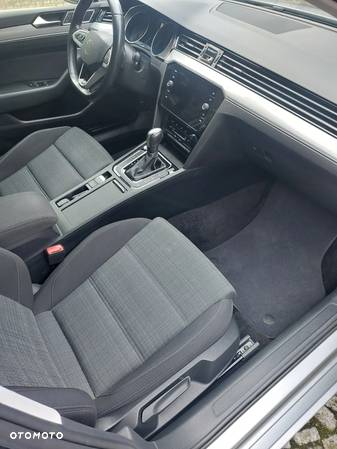 Volkswagen Passat Variant 2.0 TDI SCR DSG Business - 11