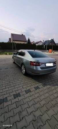 Skoda Superb 2.0 TDI Ambition DSG - 2