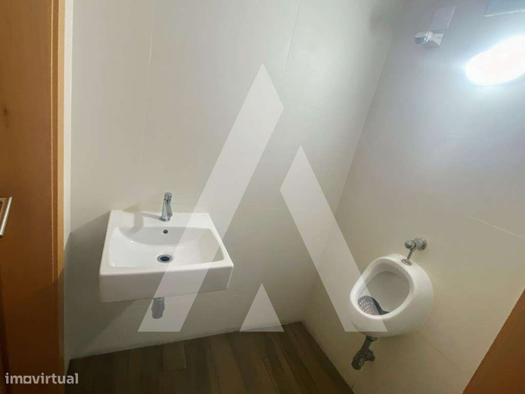 Café para Trespasse no Centro de Albergaria-a-Velha, com jogos da S...-22