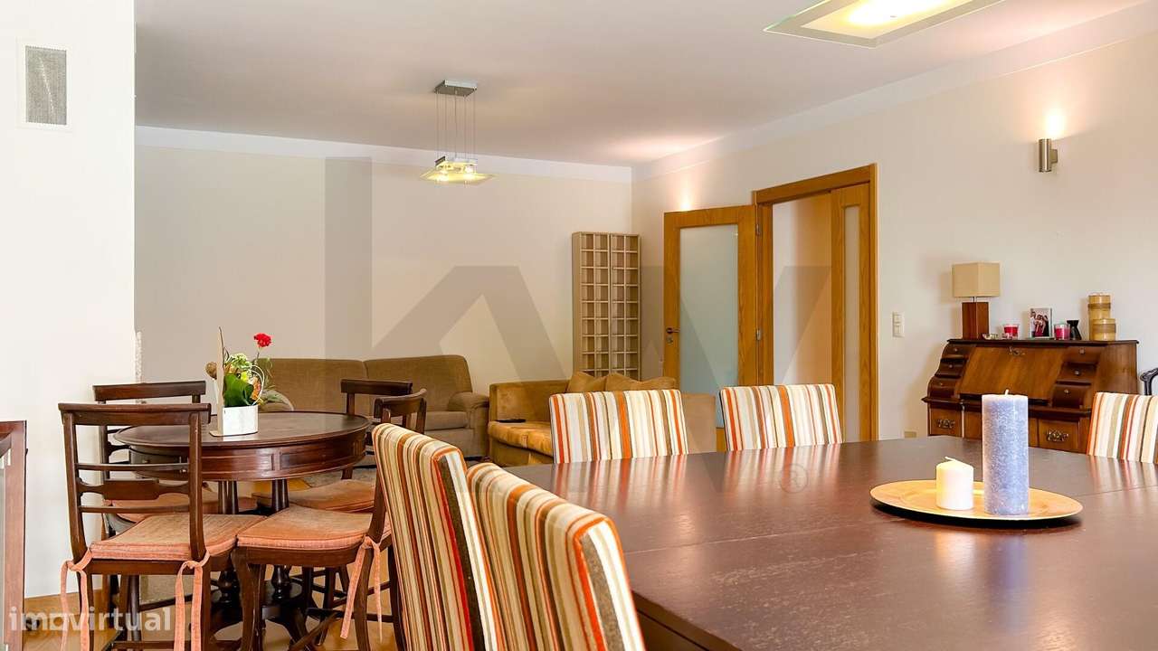 Apartamento T4 com Terraço, 2 Suítes e Box Fechada - Grande imagem: 4/29