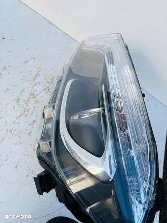 LAMPA LEWA REFLEKTOR LEWY MERCEDES W176 A KLASA BIXENON NIESKRĘTNY  LED - 14