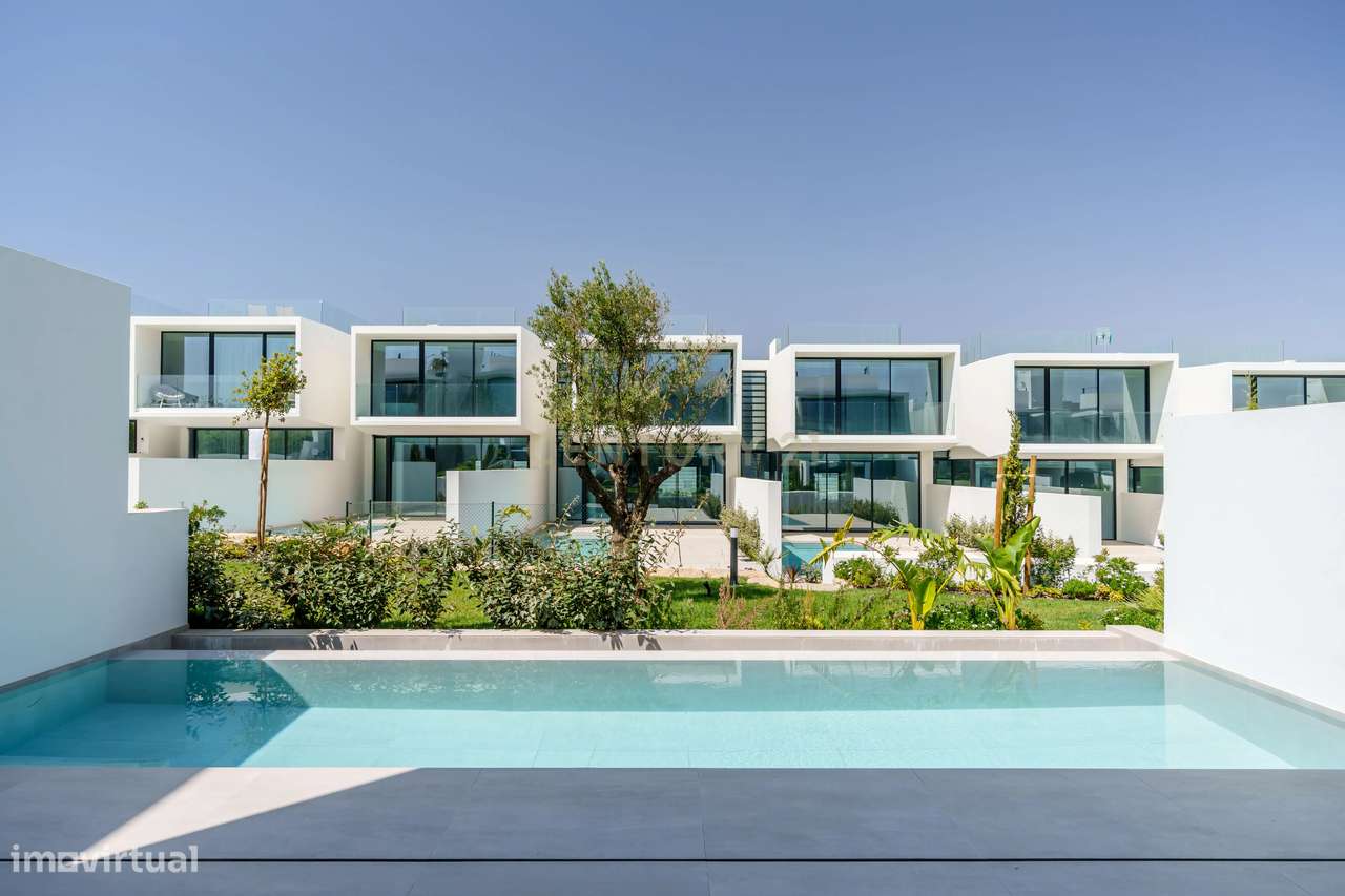 Apartamentos novos com 2 quartos, piscina privativa, elevador e garage - Grande imagem: 4/31