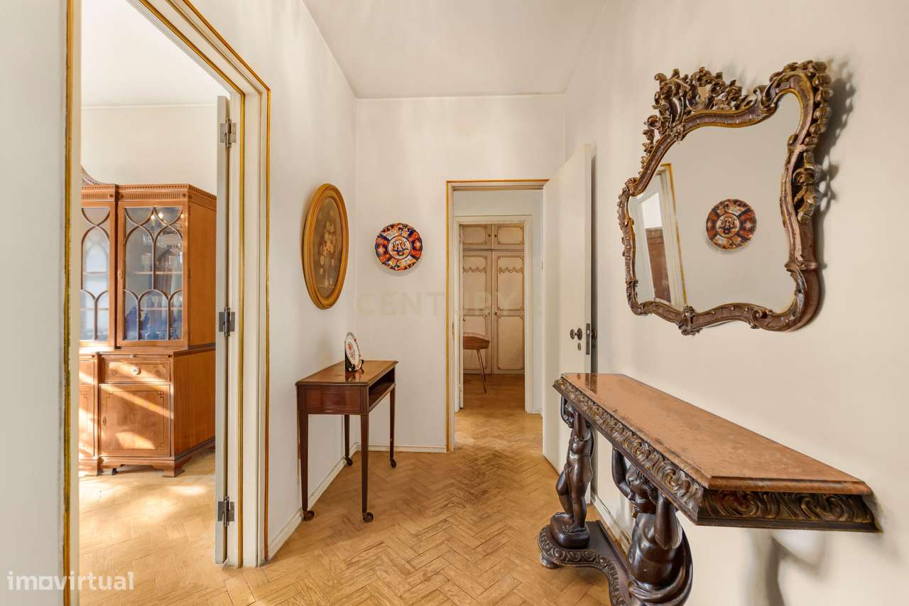 Apartamento T3 com varanda - Alvalade - Grande imagem: 5/25