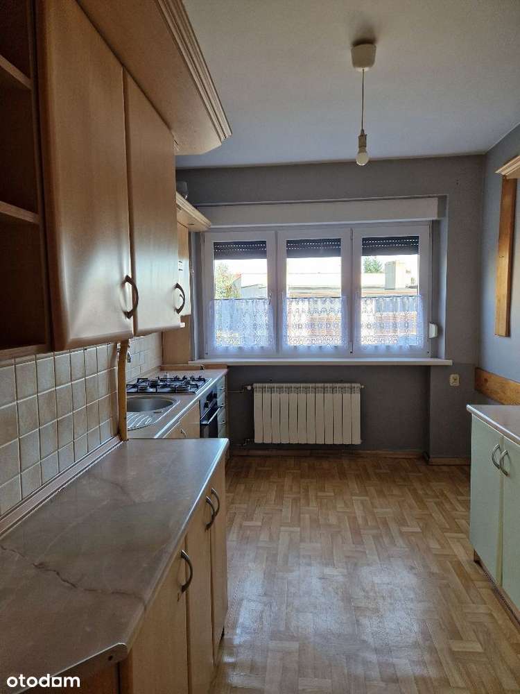 DOM W ATRAKCYJNEJ CENIE NA SPRZEDAŻ.-8