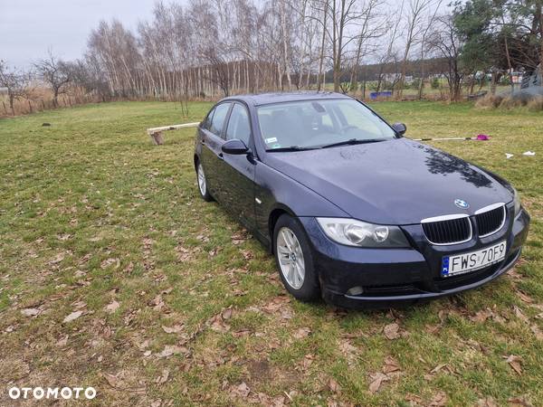 BMW Seria 3 318i - 4