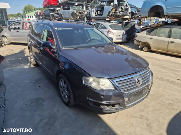 Dezmembram Volkswagen Passat B6, an 2007, diesel cod BMP, cutie DSG - 4