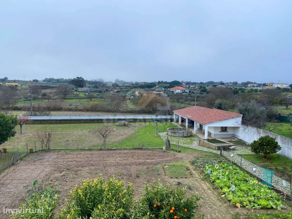 Moradia Independente Em Escalos De Baixo-27