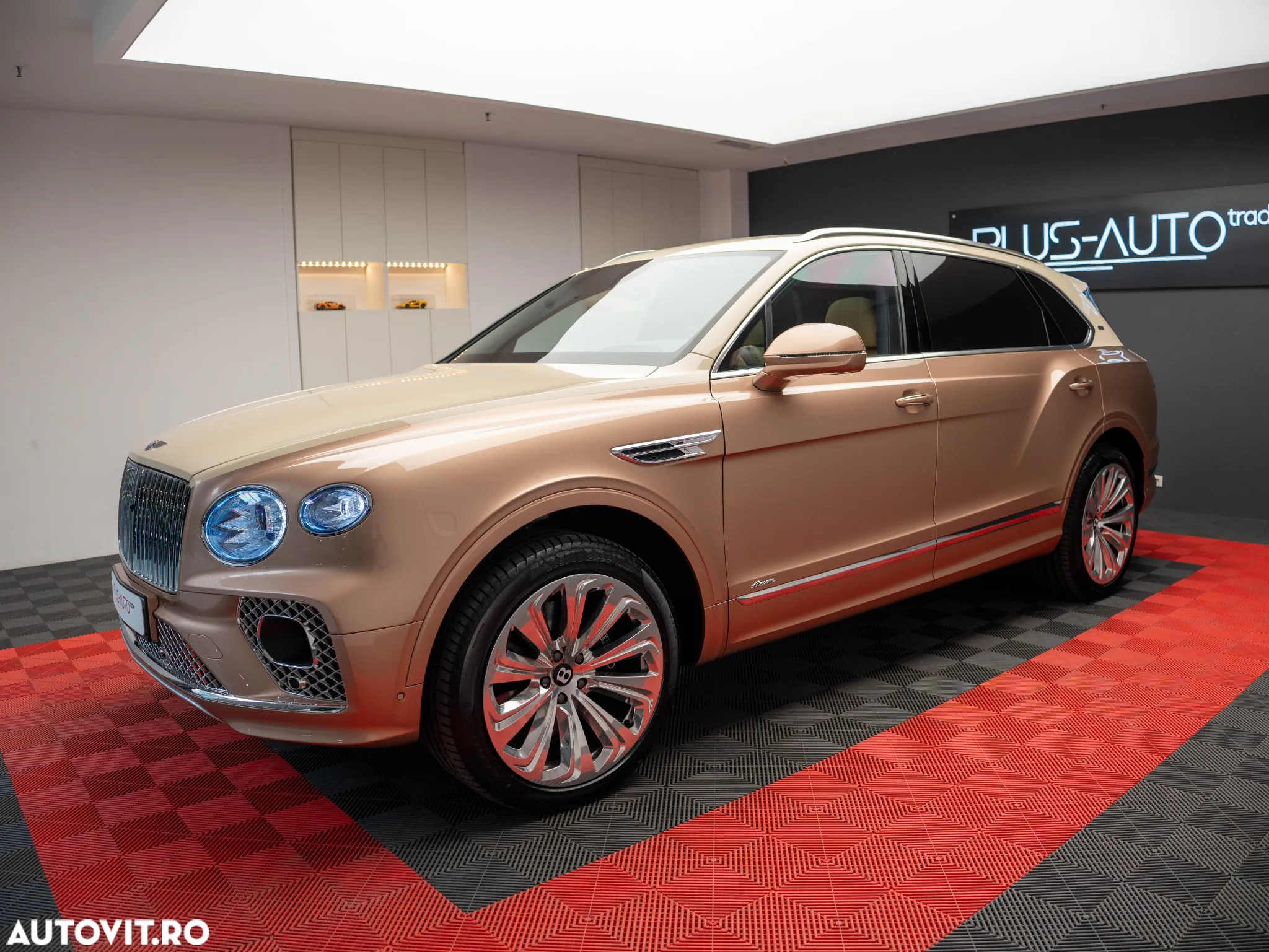 Bentley Bentayga Azure - 5