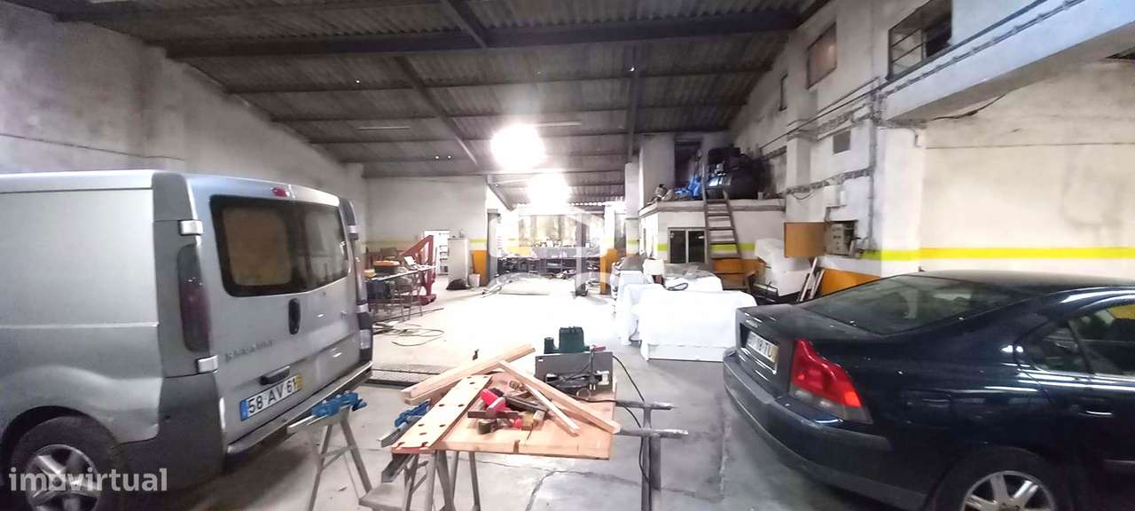 Armazém localizado no centro da cidade - Grande imagem: 4/15