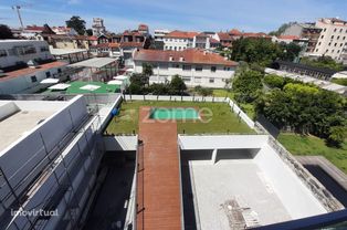 Apartamento T2 com garagem em Condomínio fechado, Bonfim, Porto