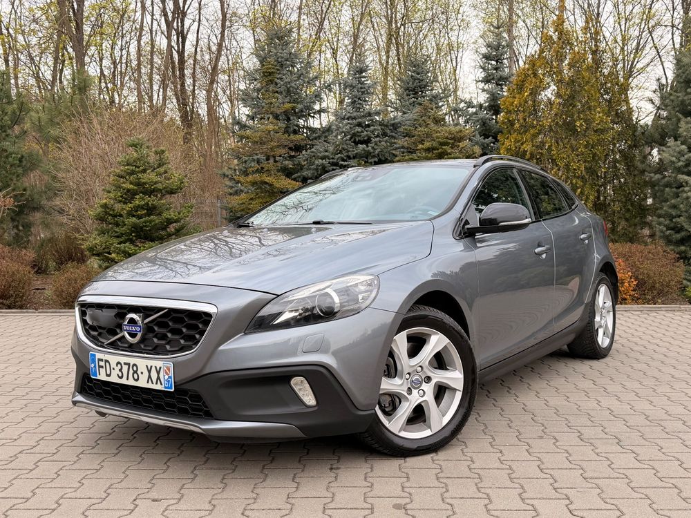 Volvo V40 II (2012-) D2 Summum 2015