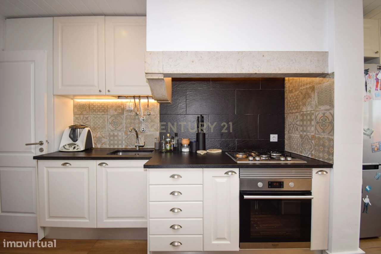 T3 Renovado | Luminosidade Natural | Localização Premium na Alameda /-19