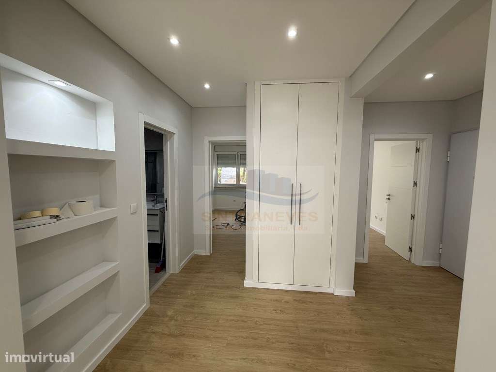 T4 Remodelado na Damaia - Oportunidade Única! - Grande imagem: 4/33