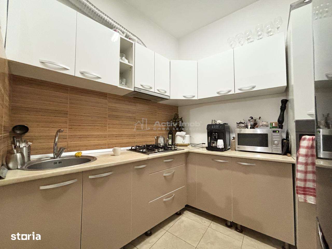 Casa zona centrala - singur &#238;n curte - 243 mp - Imagine principală: 4/11