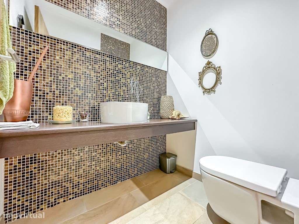 Vende-se moradia T8 junto á Praia da Assenta-10