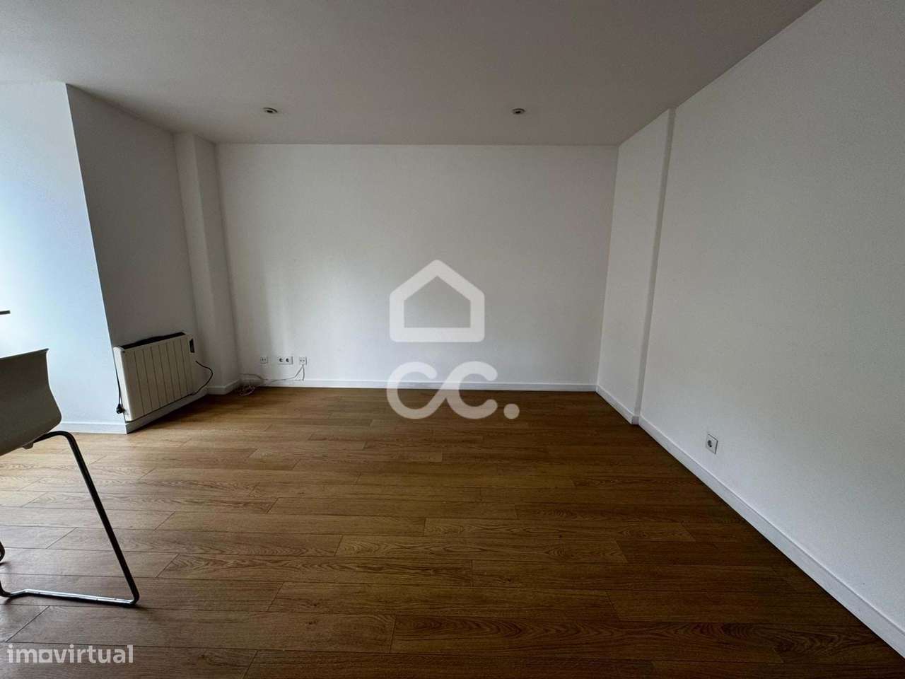 T2 Moderno e Luminoso em Benfica – Pronto a Habitar!-5